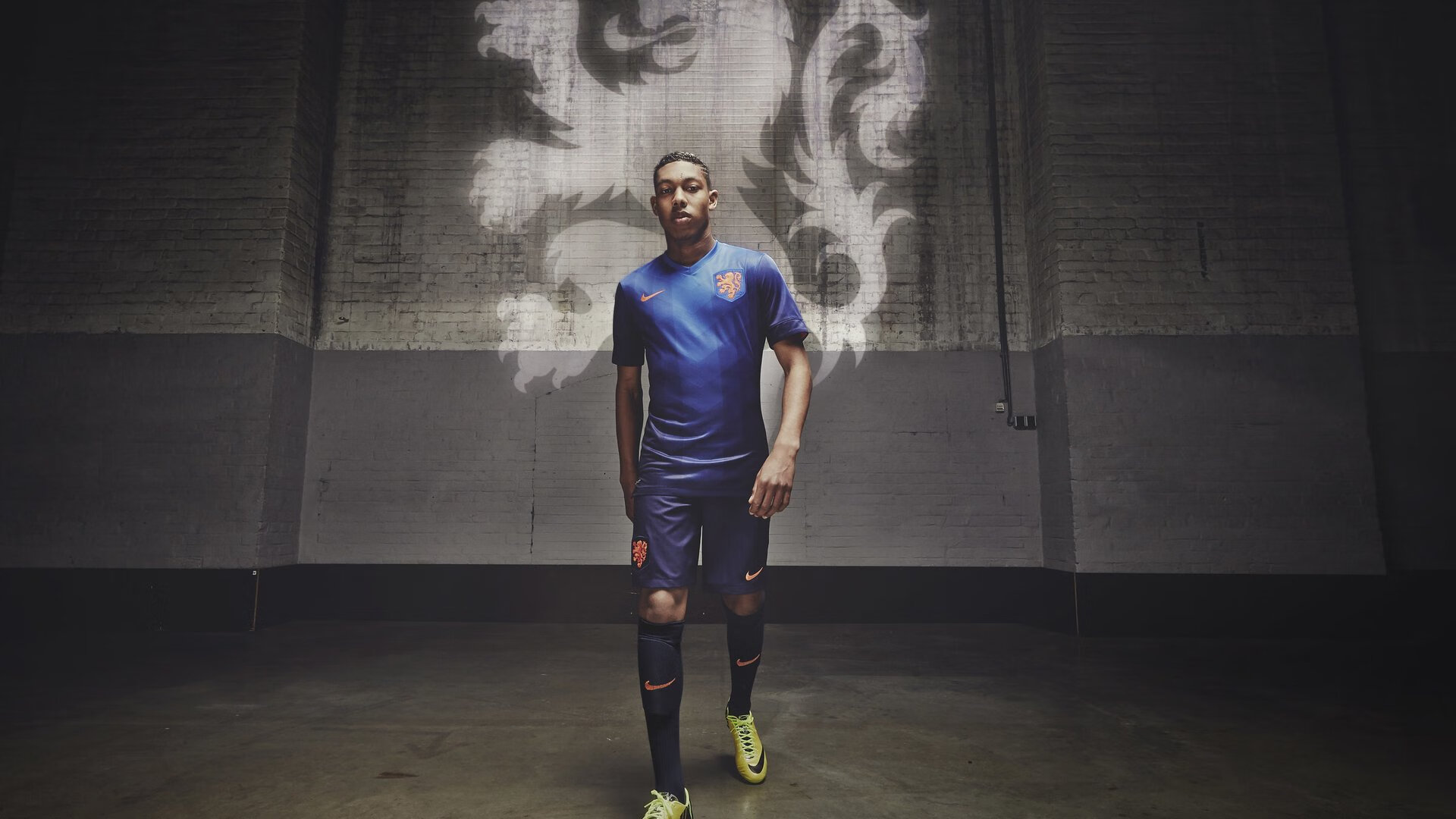 开云体育官网入口-《英雄联盟跨洲对抗，豪强争锋谁与争锋？》